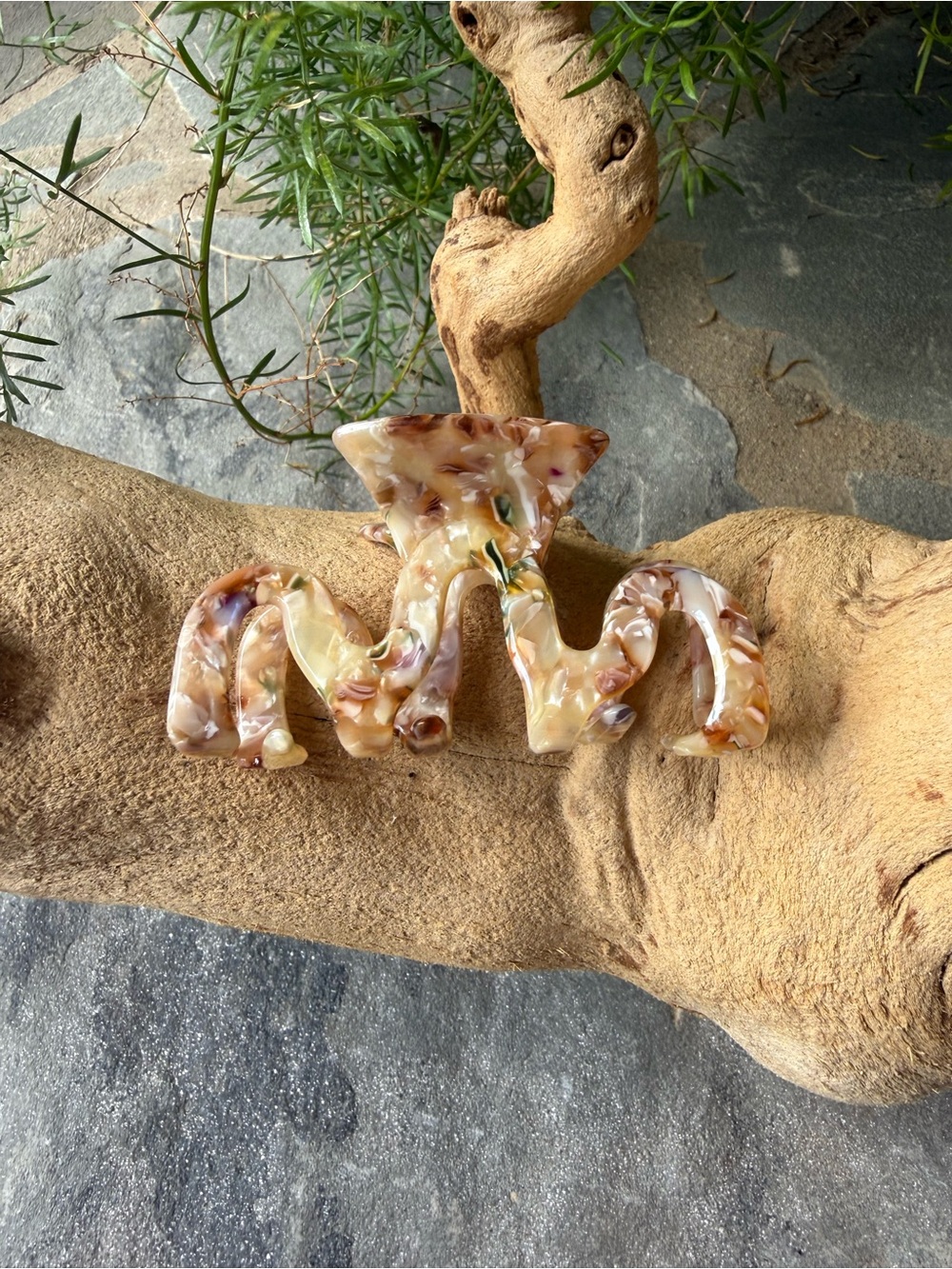 New🌟Anthropologie-Floral Resin Hair Claw Clip - Pink Marble